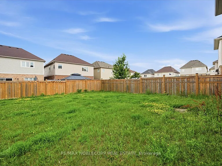 226 Bruce Cameron Dr — Photo 45