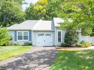 292 Woods Edge Pl, Langhorne, PA 19047