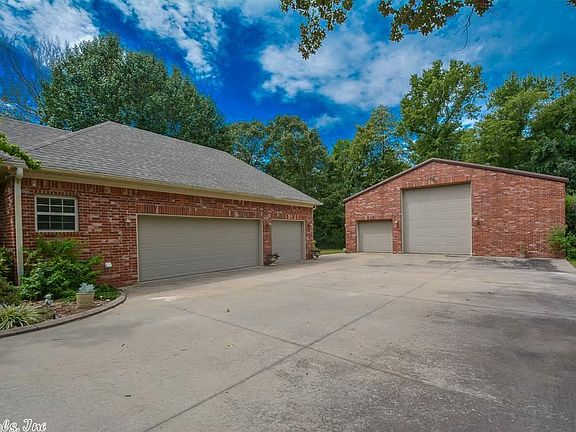 4th image of 3721 Christy Ln
