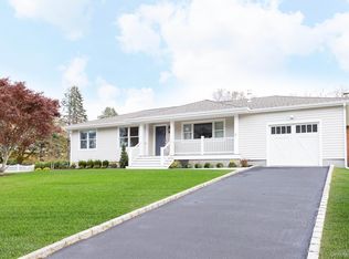 1995 Ruth Rd, Mattituck, NY 11952