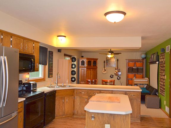 5th image of W233N7529 Highview Dr