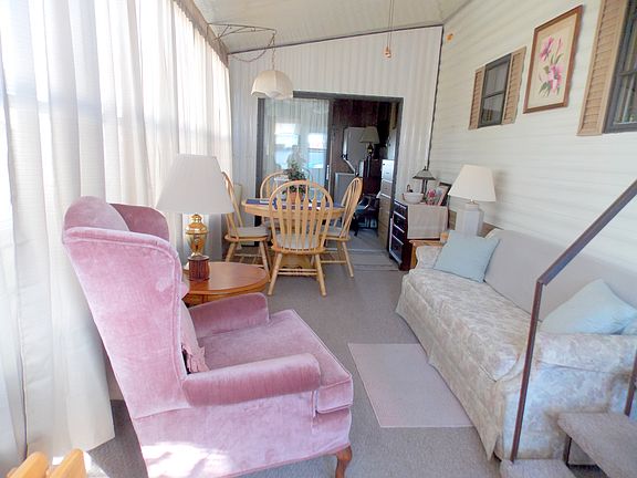 2nd image of 8432 Lady Slipper Ln