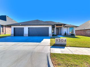 9304 NW 85th St, Yukon, OK 73099