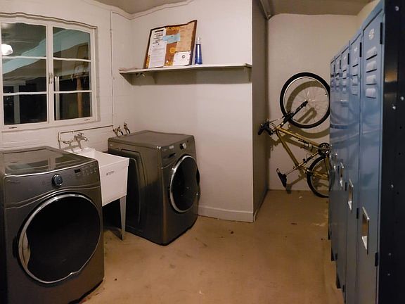 3rd image of 909 E Marlette Ave #1