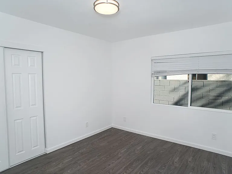 18337 Erwin St — Photo 11