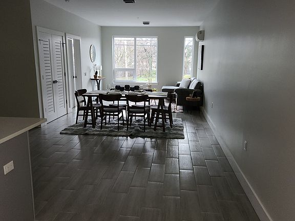 5th image of 124-130 Ellis Ave #202