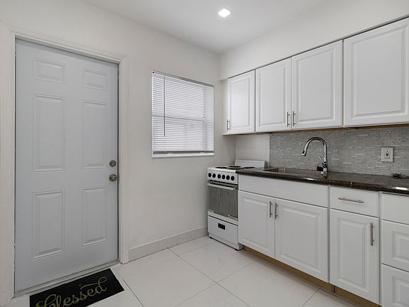 5th image of 2081 NE 172nd St #2081