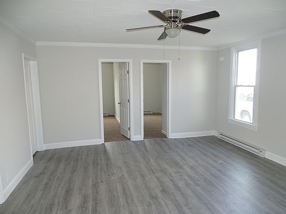 4th image of 118 Market St #A