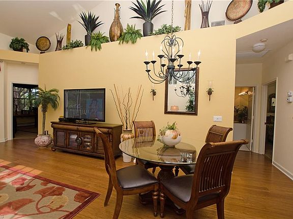 2nd image of 25200 Goldcrest Dr APT 521