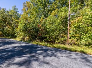 7 Bridge Rd, Highland Lakes, NJ 07422