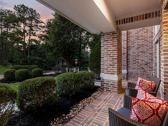 3rd image of 14 Mammoth Springs Ct