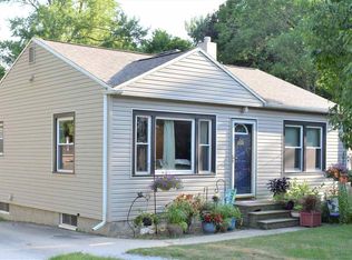 2013 Rainbow Dr, Waterloo, IA 50701