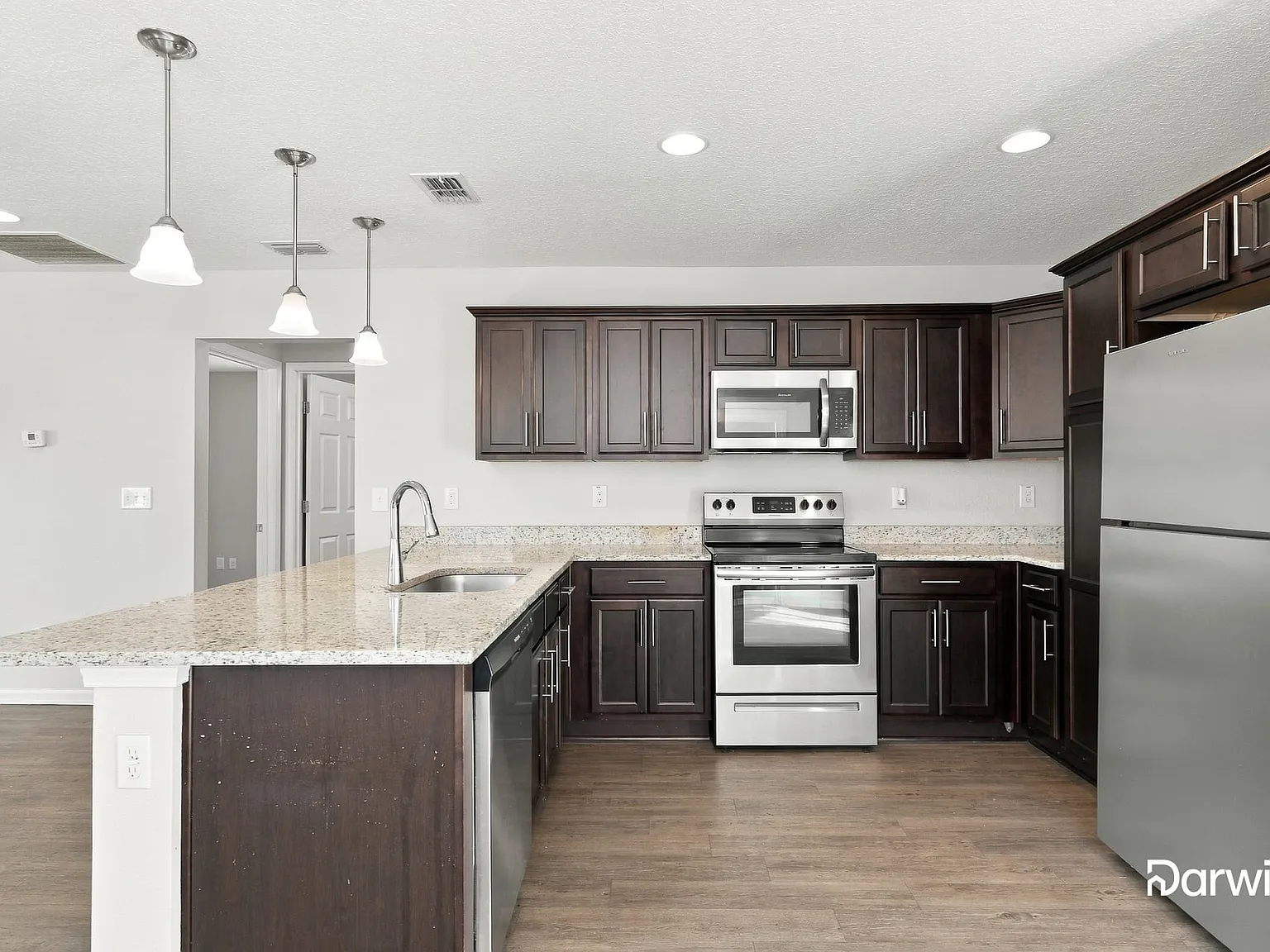 3 bed, 2.0 bath, 1457 sqft, $1,970 — Photo 3