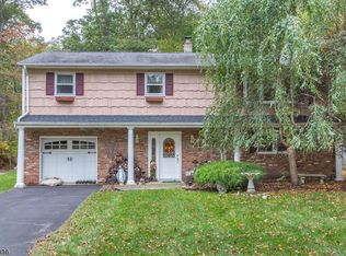 47 Indian Trl, Andover, NJ 07821