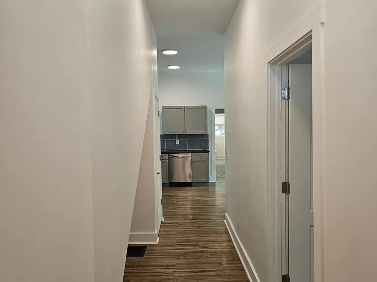 1616 Ellwood Ave #F1 — Photo 3