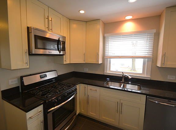 5th image of 3857 N Newcastle Ave