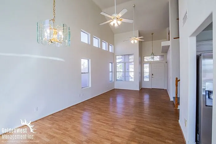 4 bed, 3.0 bath, 2368 sqft, $2,650 — Photo 3