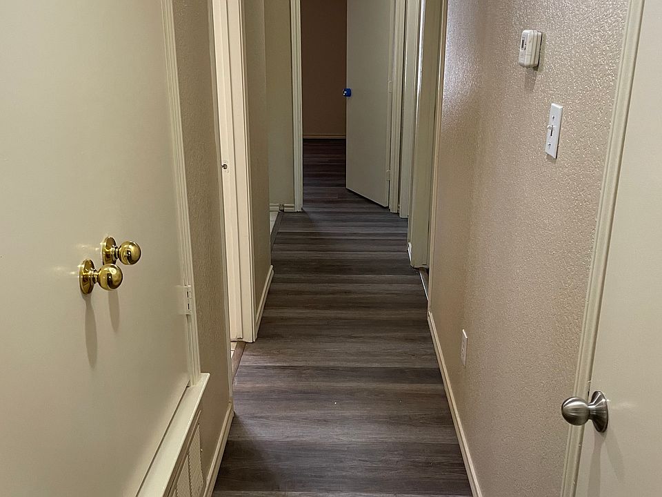 2nd image of 304 S Magnolia St APT B