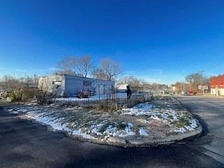 1st image of 5115 E 27th St