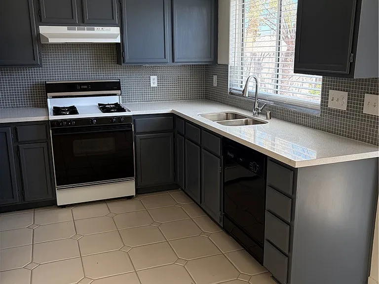 3224 N Campbell Rd — Photo 5