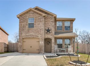 676 River Garden Dr, Fort Worth, TX 76114