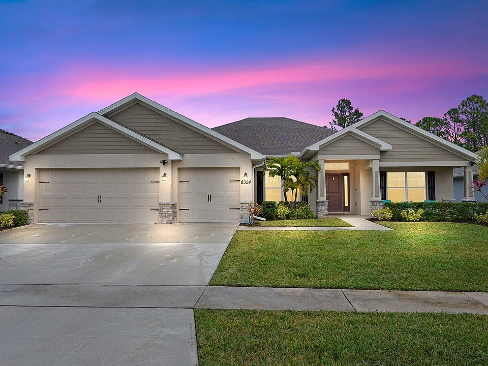 8324 Amalfi Cir