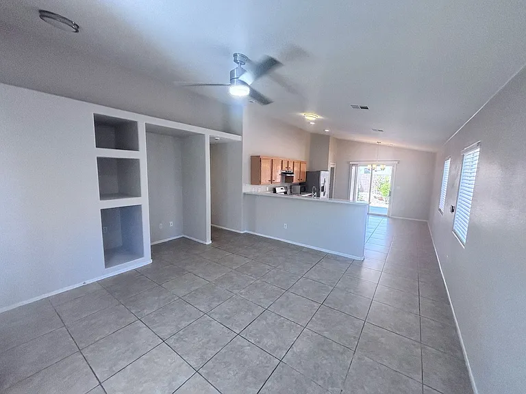 4912 Whispering Spring Ave — Photo 11