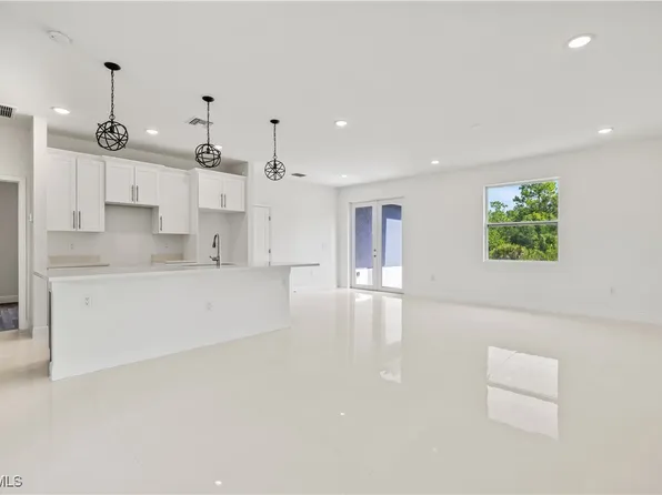 1004 E 10th St, Lehigh Acres, FL 33972