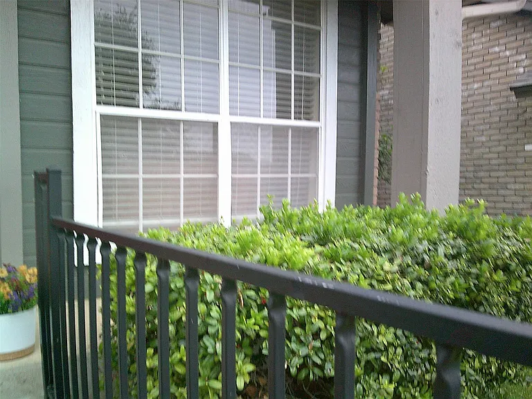 1015 E Yager Ln #186 — Photo 3