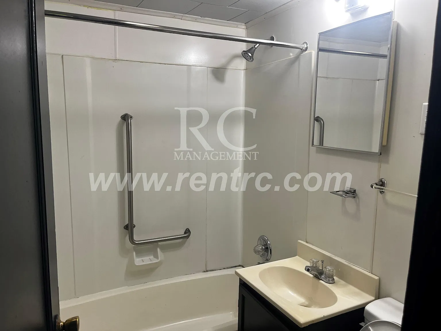 2 bed, 1000 sqft, $895 — Photo 4