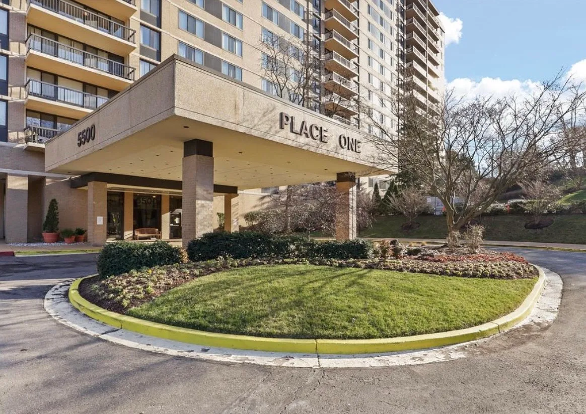 5500 Holmes Run Pkwy — Photo 1