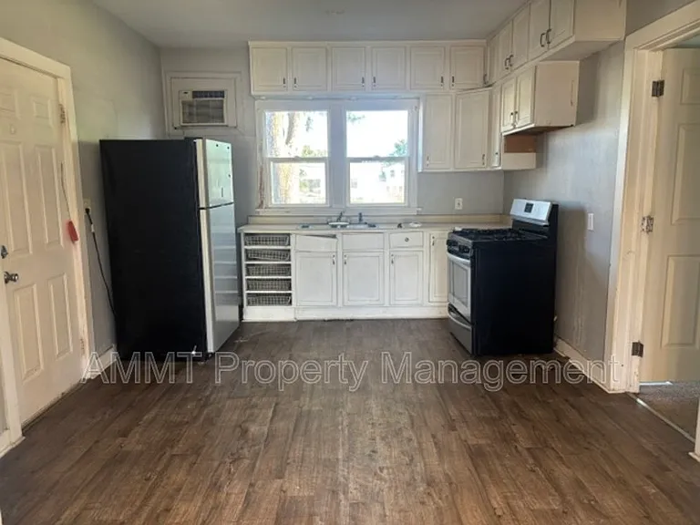 310 8th Ave #1 — Photo 3