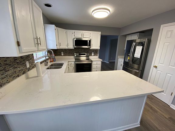 2nd image of 1124 Keeneland Ct