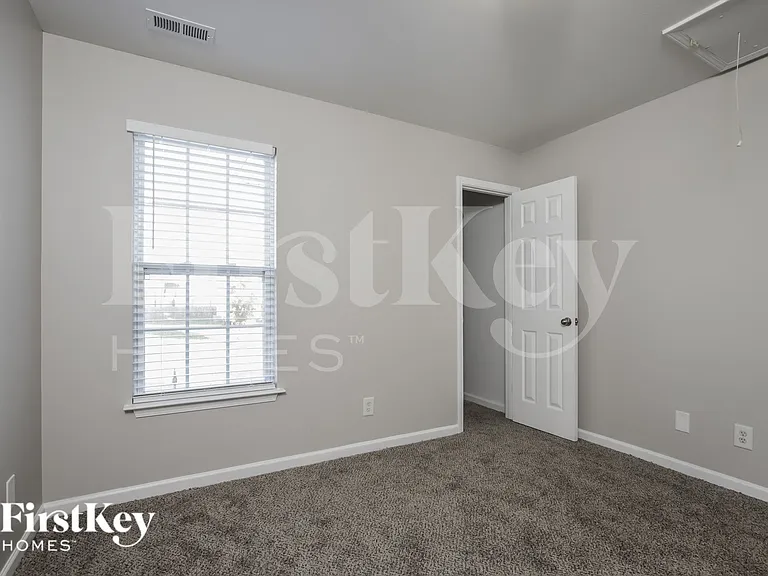 612 Brassfield Dr — Photo 13