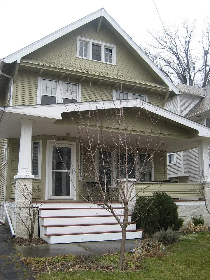 2107 W 101st St photo 1