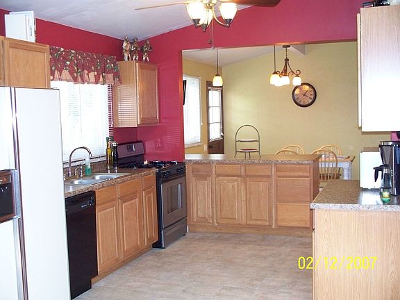 Large eat-in kitchen