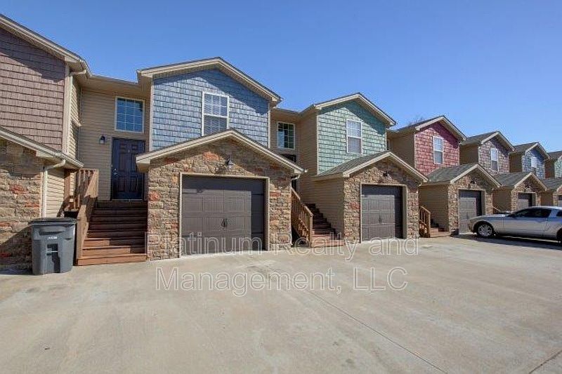 1st image of 1718-F Thistlewood Dr #F
