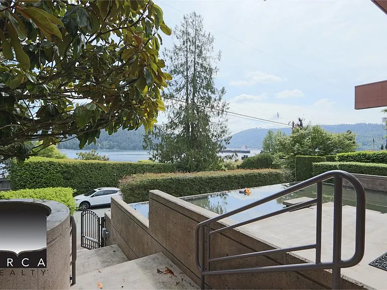 687 Beachview Dr — Photo 46