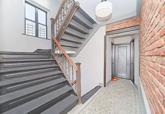 5th image of 10 Morton St APT 4F