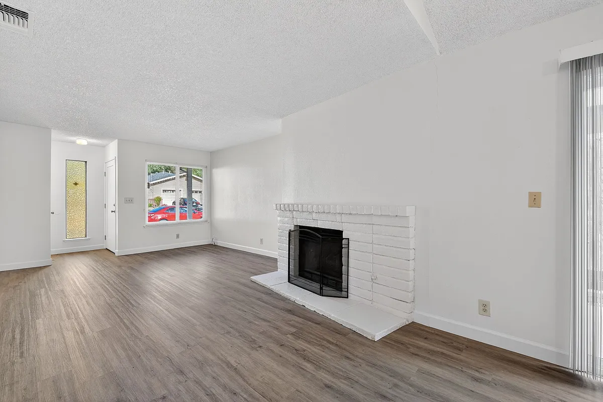Building Photo - 4822 Suncrest Way