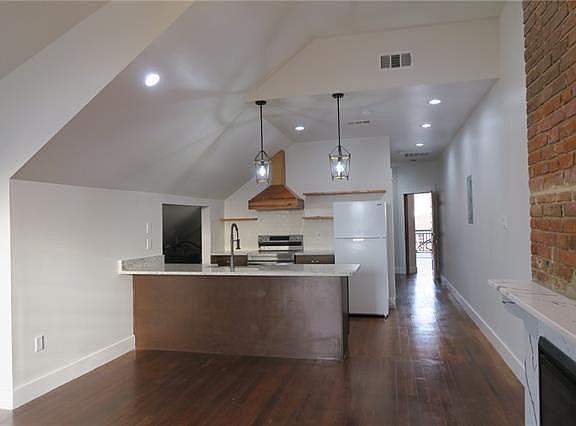 2nd image of 1619 Marengo St #3A