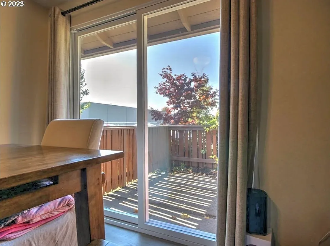 2 bed, 800 sqft, $1,795 — Photo 4