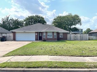 1007 Bayou Woods Dr, College Station, TX 77840