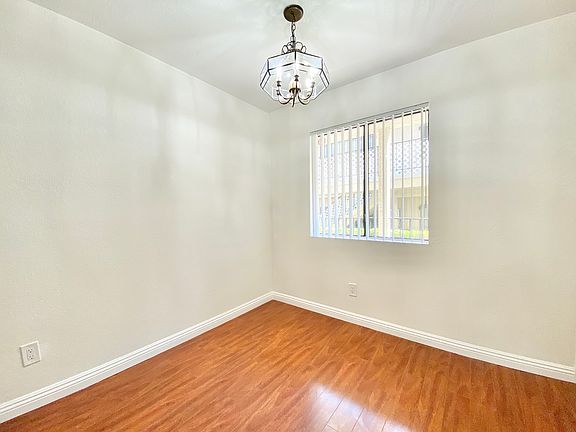 3rd image of 3102 Bagley Ave #3A