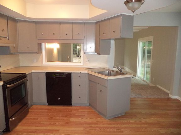 4th image of 3885 Wickham Dr
