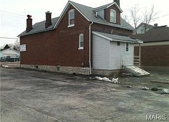 2nd image of 725 Lemay Ferry Rd