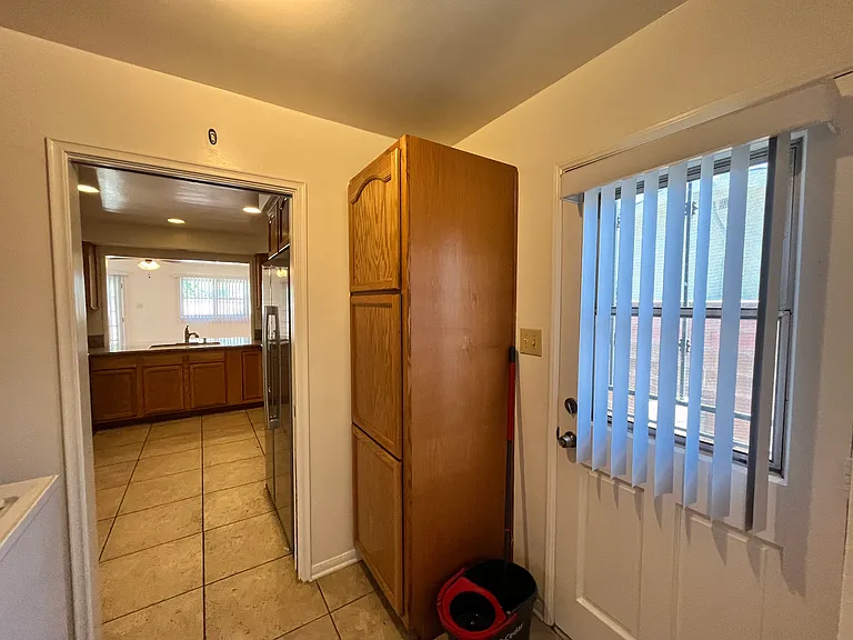 14525 Greenworth Dr — Photo 21