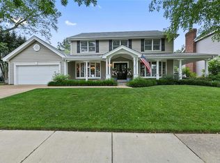 15723 Summer Ridge Dr, Chesterfield, MO 63017