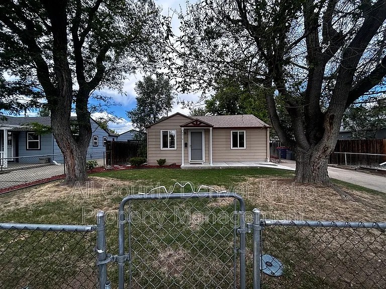 6915 W 55th Pl — Photo 1