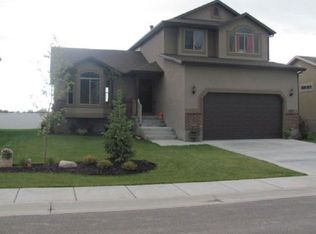 833 Willowbrook Rd, Pleasant View, UT 84404